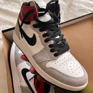 Air Jordan 1 Retro High OG 'Smoke Grey'